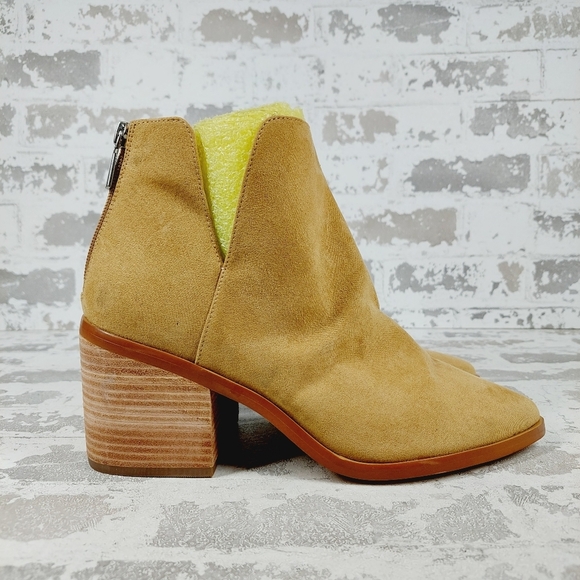 NEW Bp Brynne Tan Faux Suede Block Heel Pointy Toe Ankle Booties W660 - Picture 5 of 12